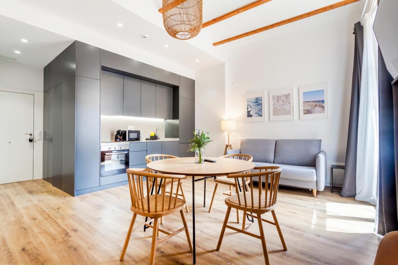 Puerto Beach Suites Валенсия Екстериор снимка