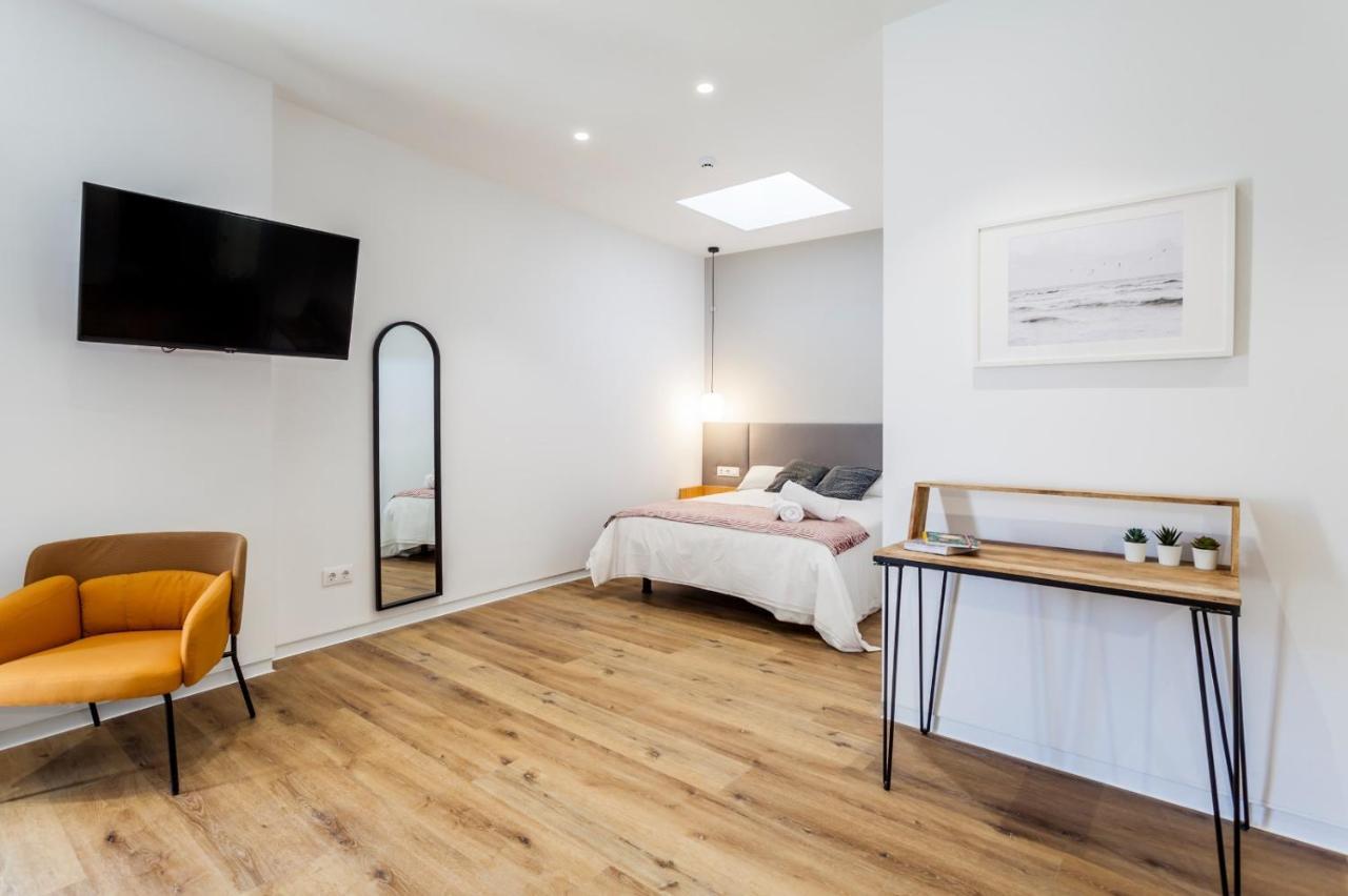 Puerto Beach Suites Валенсия Екстериор снимка