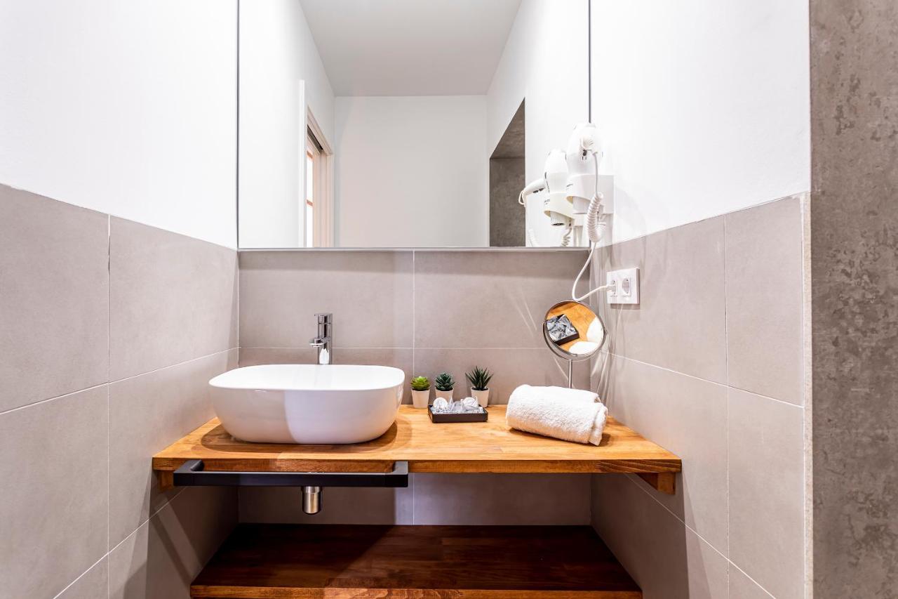 Puerto Beach Suites Валенсия Екстериор снимка